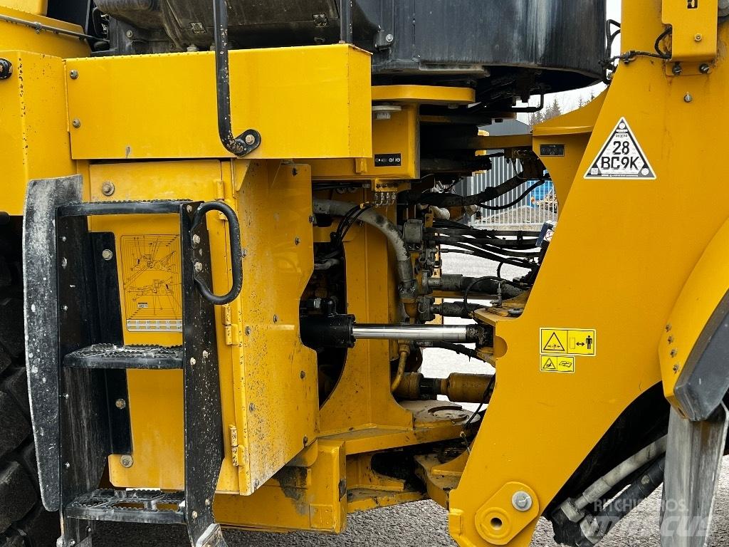 CAT 982 M Колесни товарачи