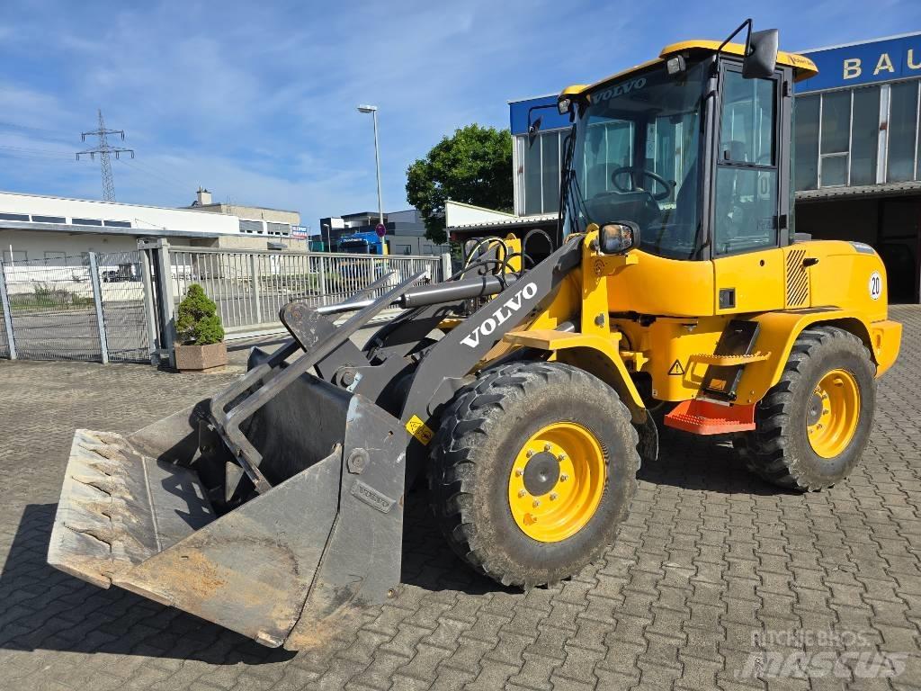 Volvo L 30 G Колесни товарачи
