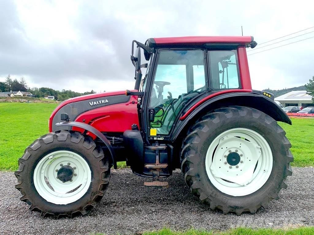 Valtra N101 Tractor Горски трактори