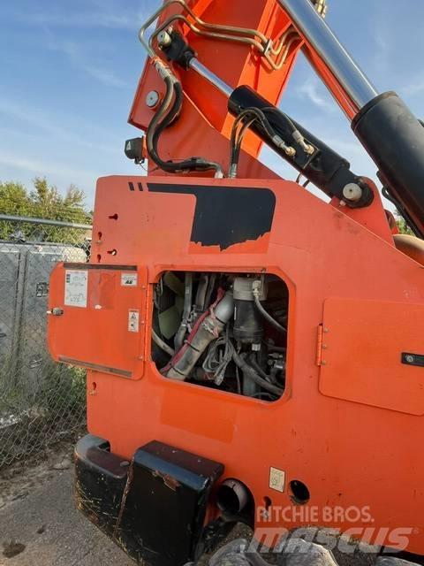 SkyTrak 8042 Телескопични товарачи