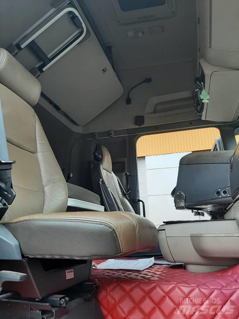 Scania R 560 Камиони с кран с кука