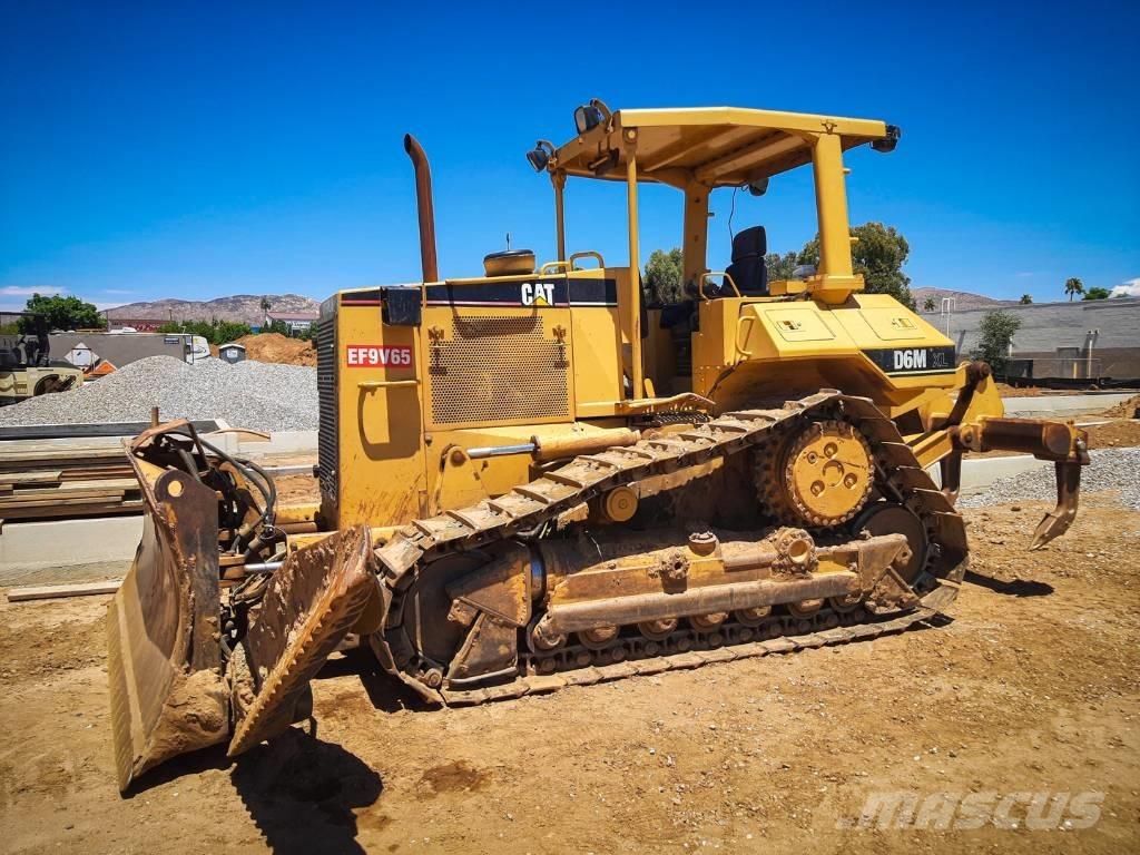 CAT D 6 M XL Верижни булдозери
