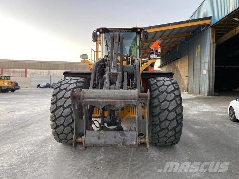 Volvo L 220 H Колесни товарачи