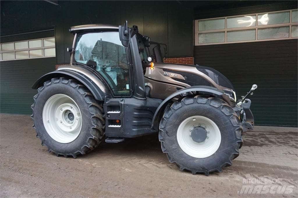 Valtra T175 Active Трактори
