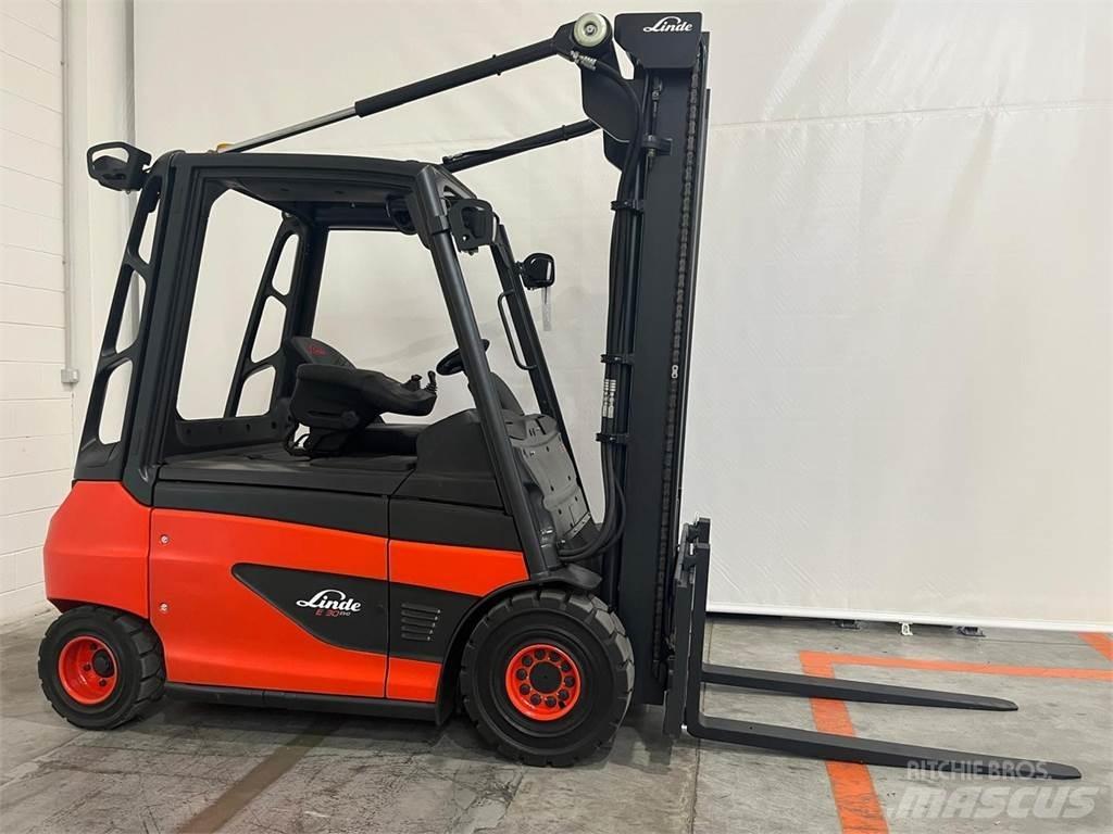 Linde E30-01 Електрически вилични кари-повдигачи