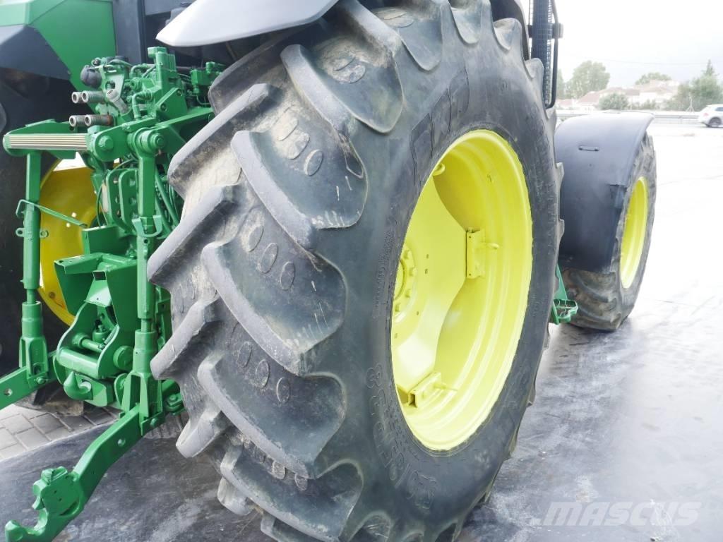 John Deere 6800 Трактори