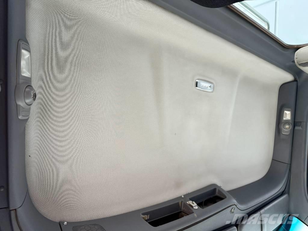 Peterbilt 567 Влекачи