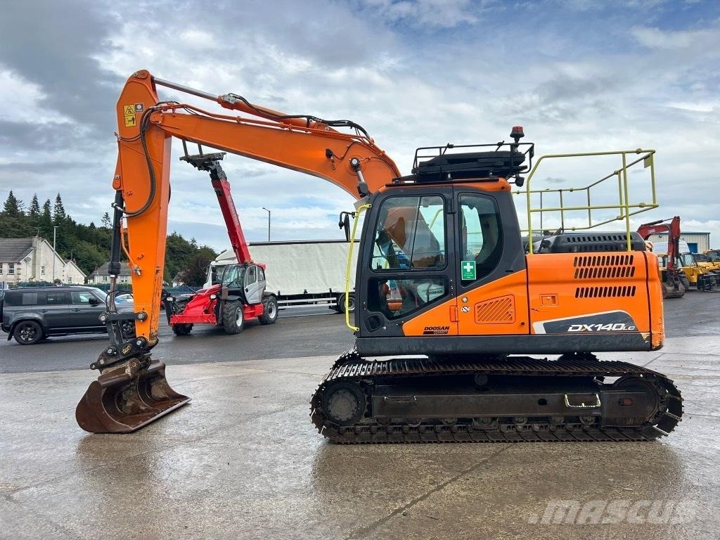 Doosan DX140 LC Верижен екскаватор