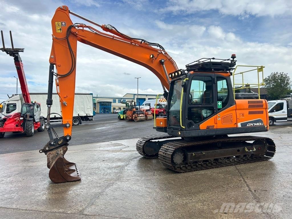 Doosan DX140 LC Верижен екскаватор