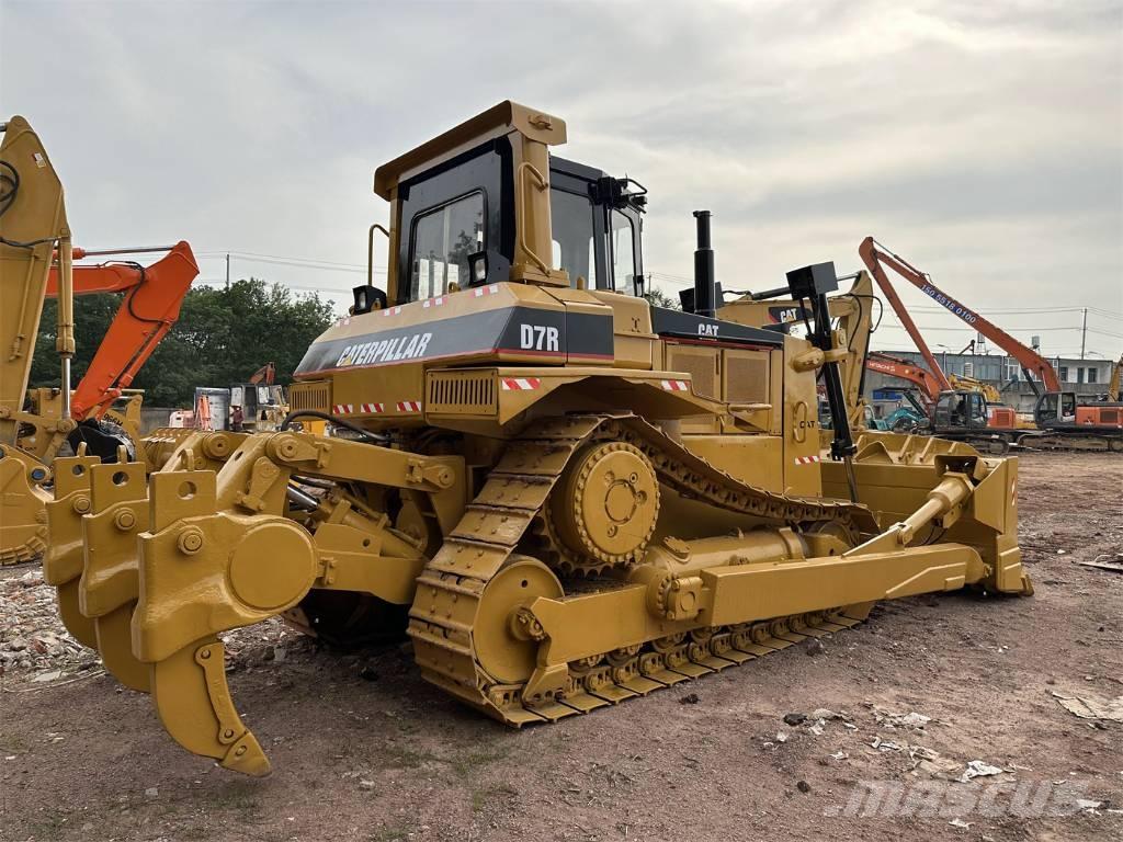 CAT D7R Верижни булдозери
