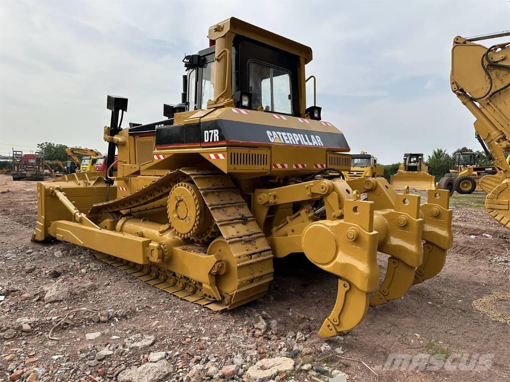 CAT D7R Верижни булдозери
