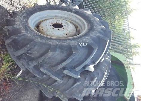  Pneu 16.9R30 Колелета/Гуми