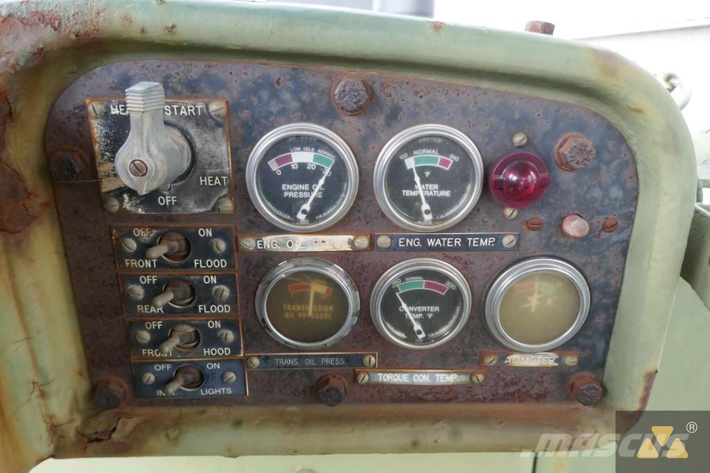 CAT D7F Ex-army Верижни булдозери
