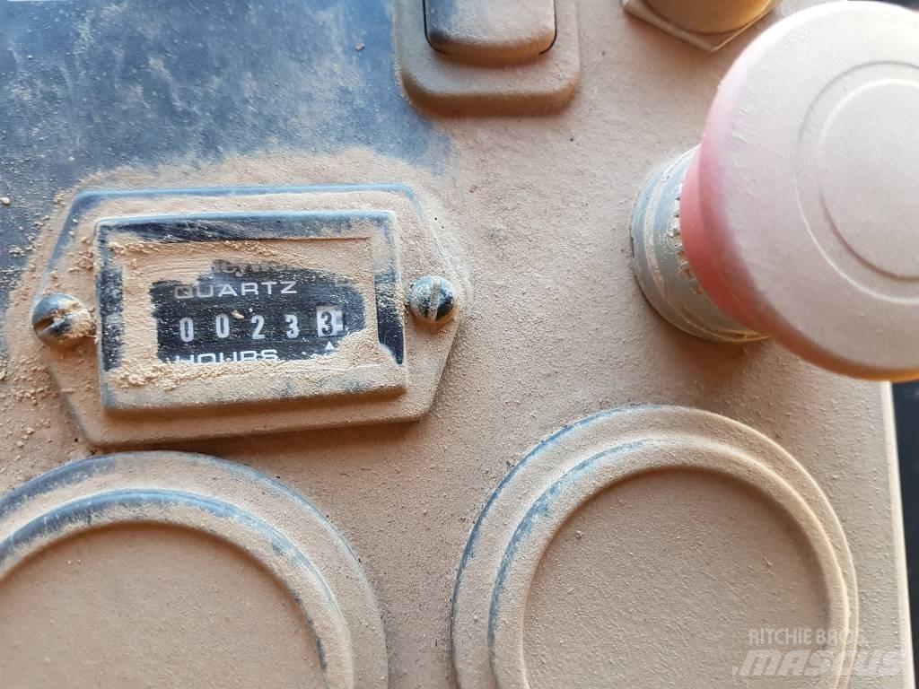 Volvo PT 125 Пневматични гумени  ролки
