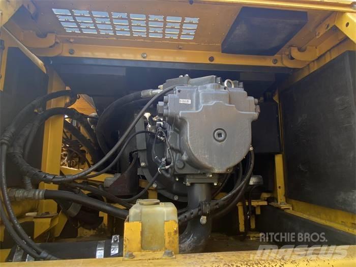 Komatsu PC450-8 Верижен екскаватор