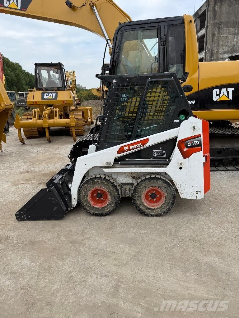 Bobcat S70 Мини товарачи
