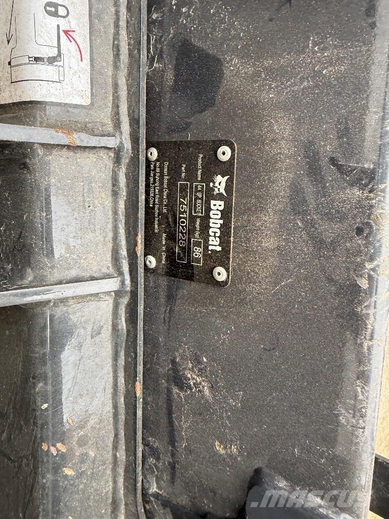 Bobcat S70 Мини товарачи
