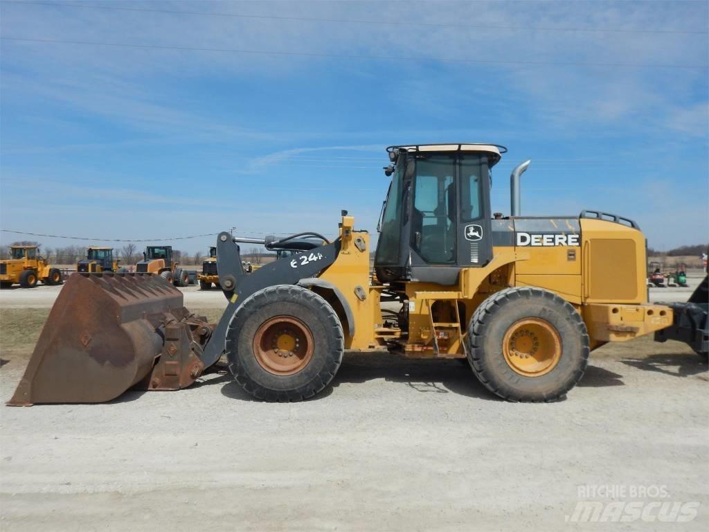 John Deere 624K Колесни товарачи