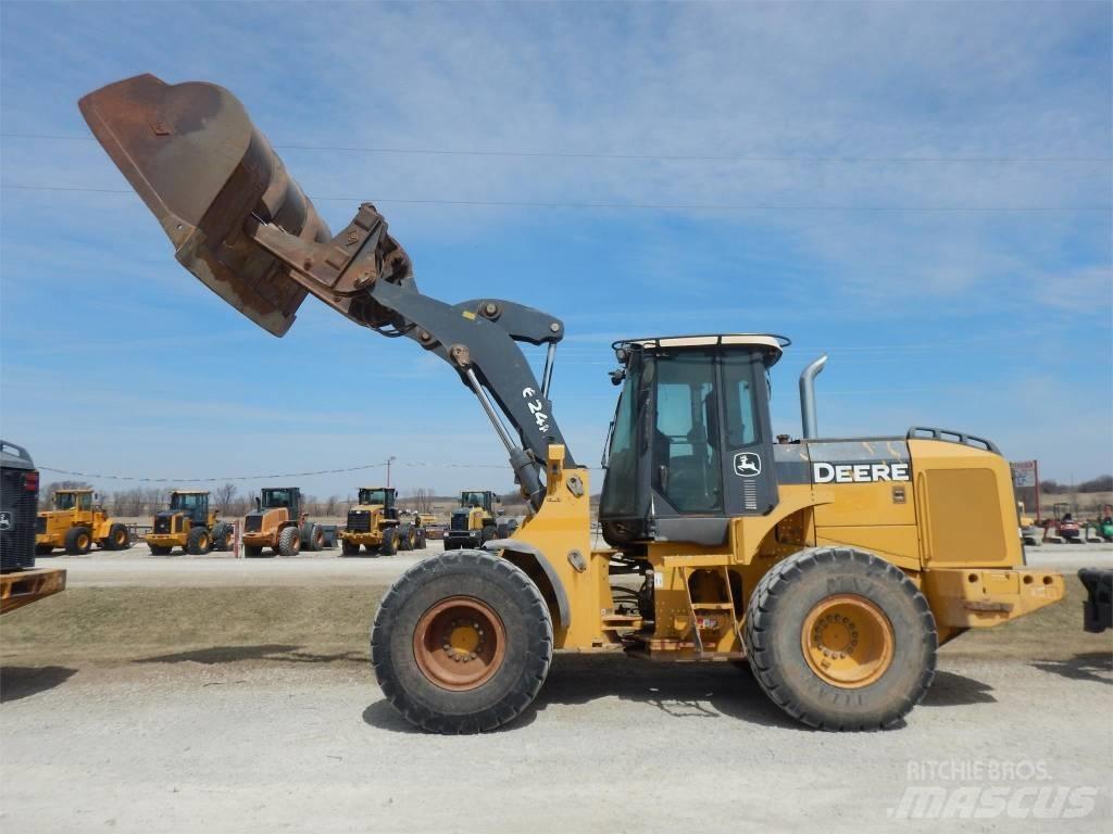 John Deere 624K Колесни товарачи