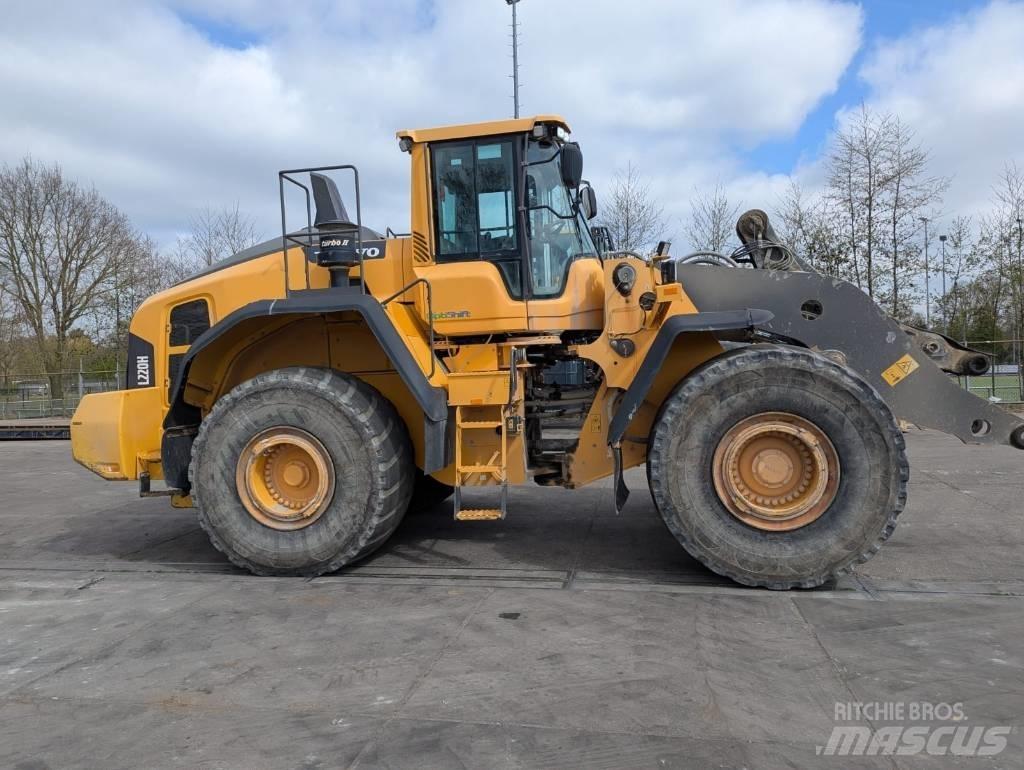 Volvo L 220 H Колесни товарачи