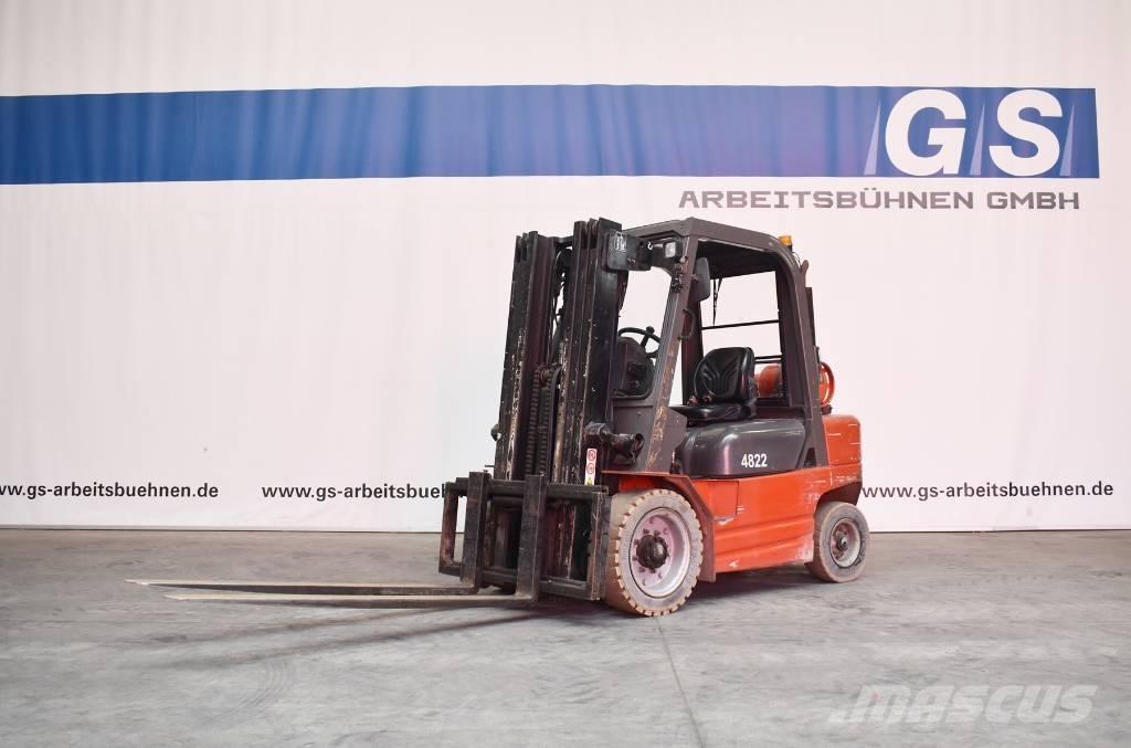 Manitou CG 30 P Камиони с АГУ