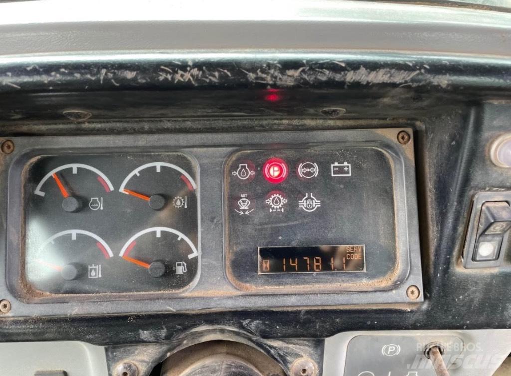 CAT 535 B Скидери
