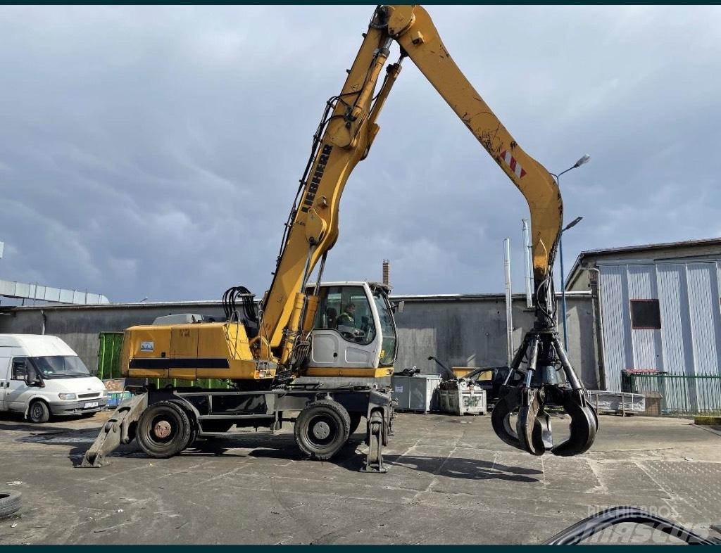Liebherr 924 Оператори на отпадъци/индустрия
