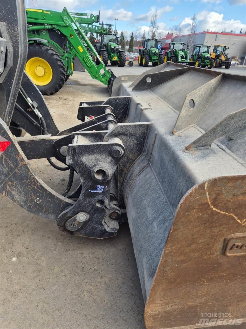 Develon DL320-7 Колесни товарачи