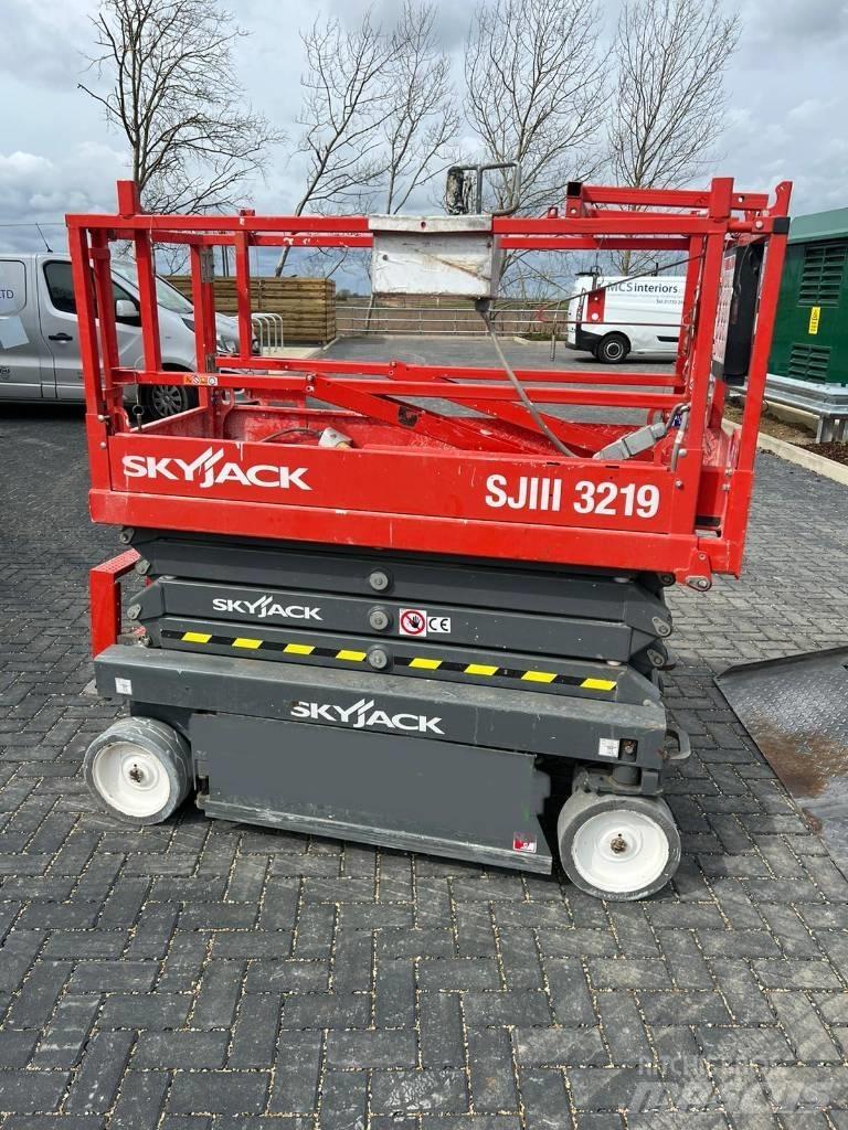 SkyJack SJ 3219 Ножични работни платформи