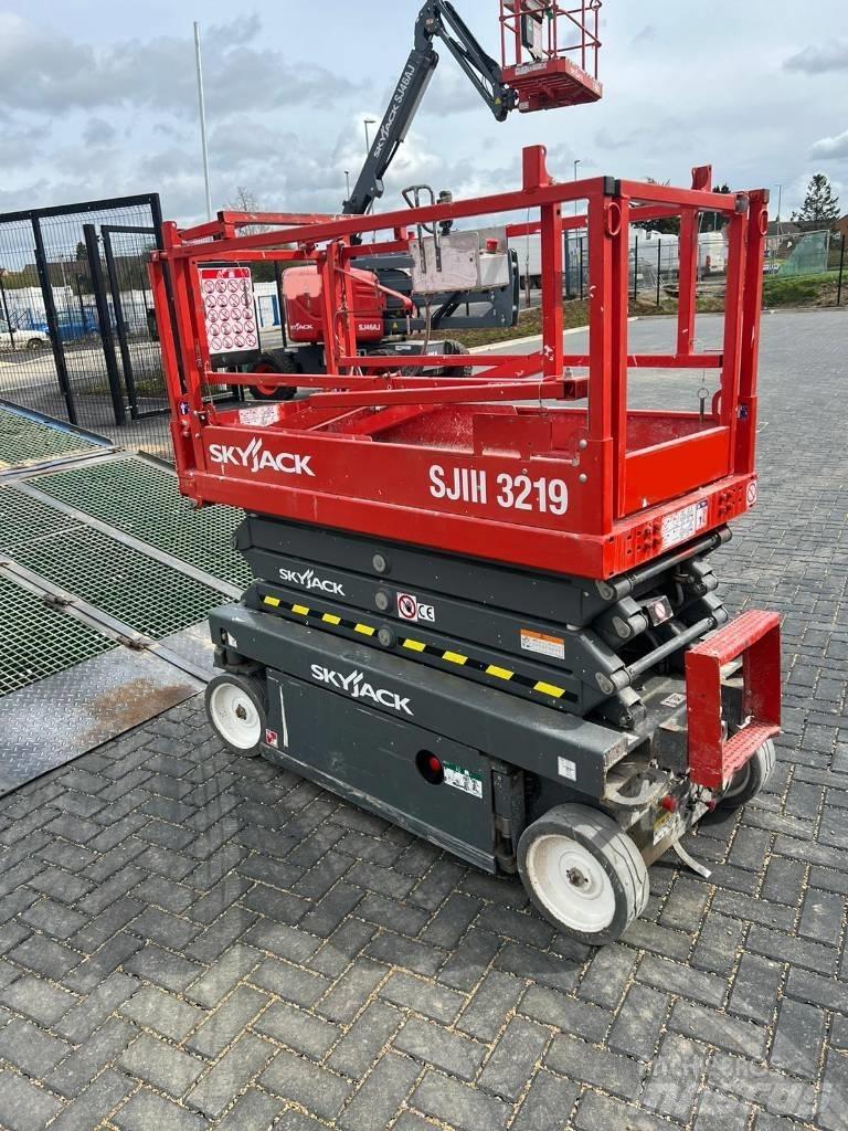 SkyJack SJ 3219 Ножични работни платформи