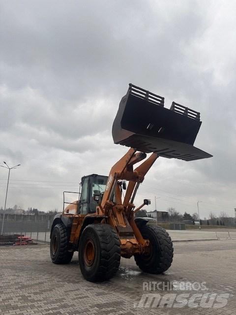 CASE 921 E Колесни товарачи