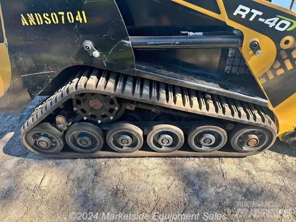 ASV RT 40 Мини товарачи
