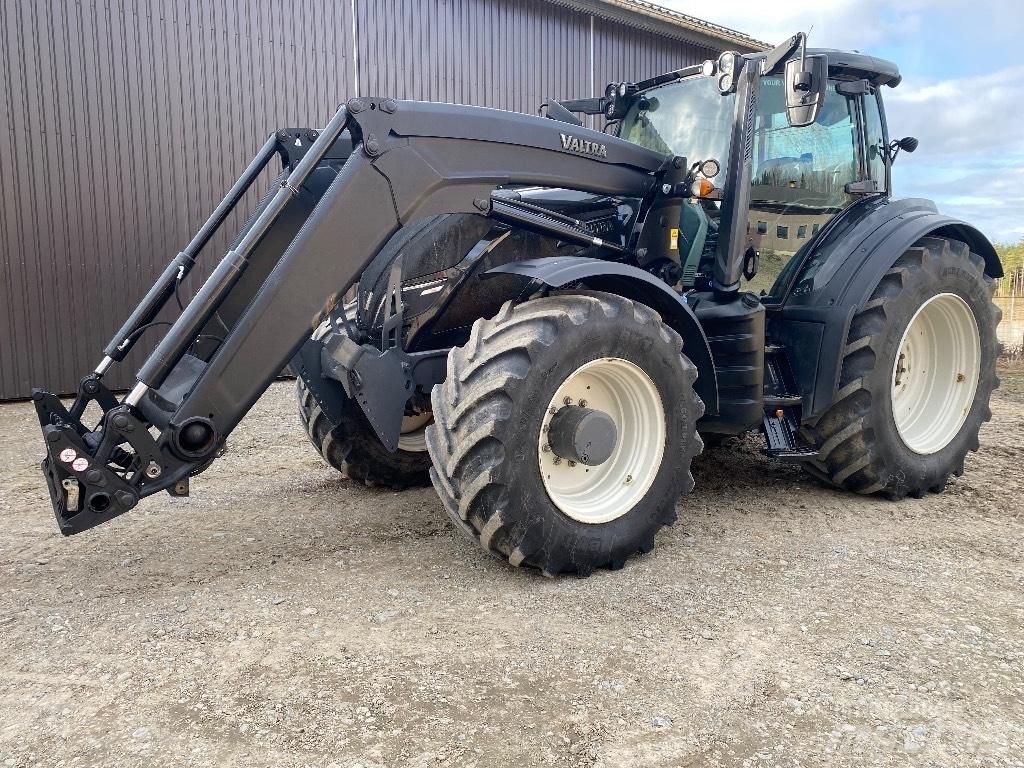 Valtra T 254 V Трактори