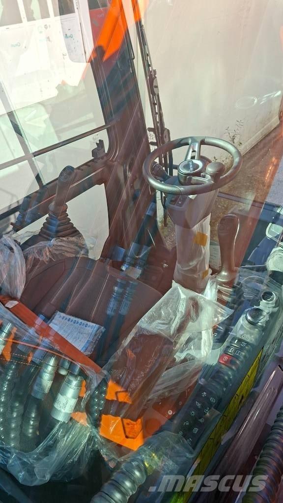 Develon DX 210 W-7 Колесни екскаватори