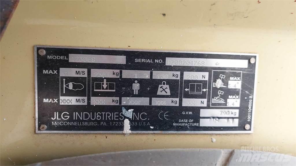 JLG 1230ES Други вишки и платформи