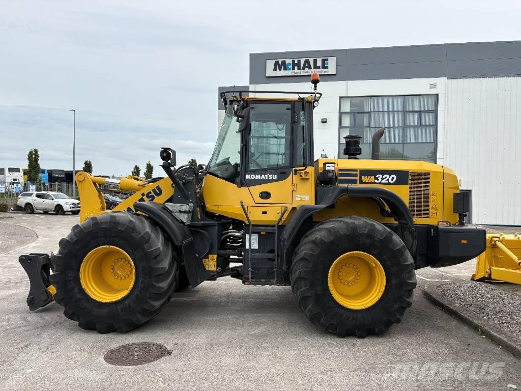 Komatsu WA320-7 Колесни товарачи