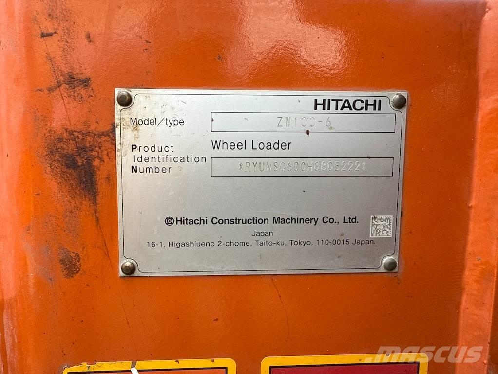 Hitachi ZW 100 Колесни товарачи