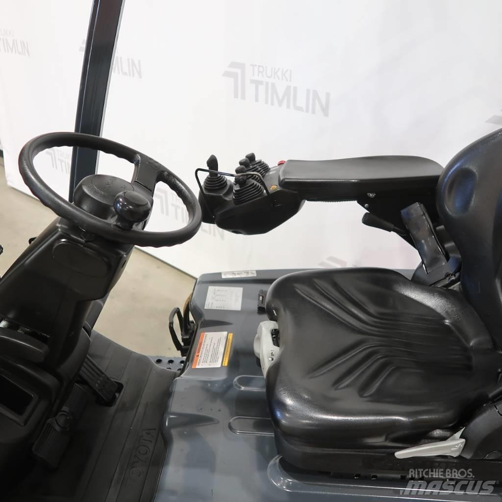 Toyota 8FBEK18T Електрически вилични кари-повдигачи