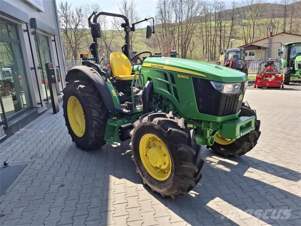 John Deere 5050E Трактори