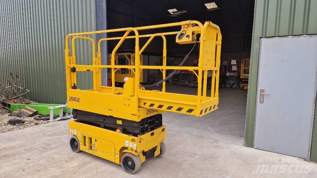 JCB S 1530 E Ножични работни платформи