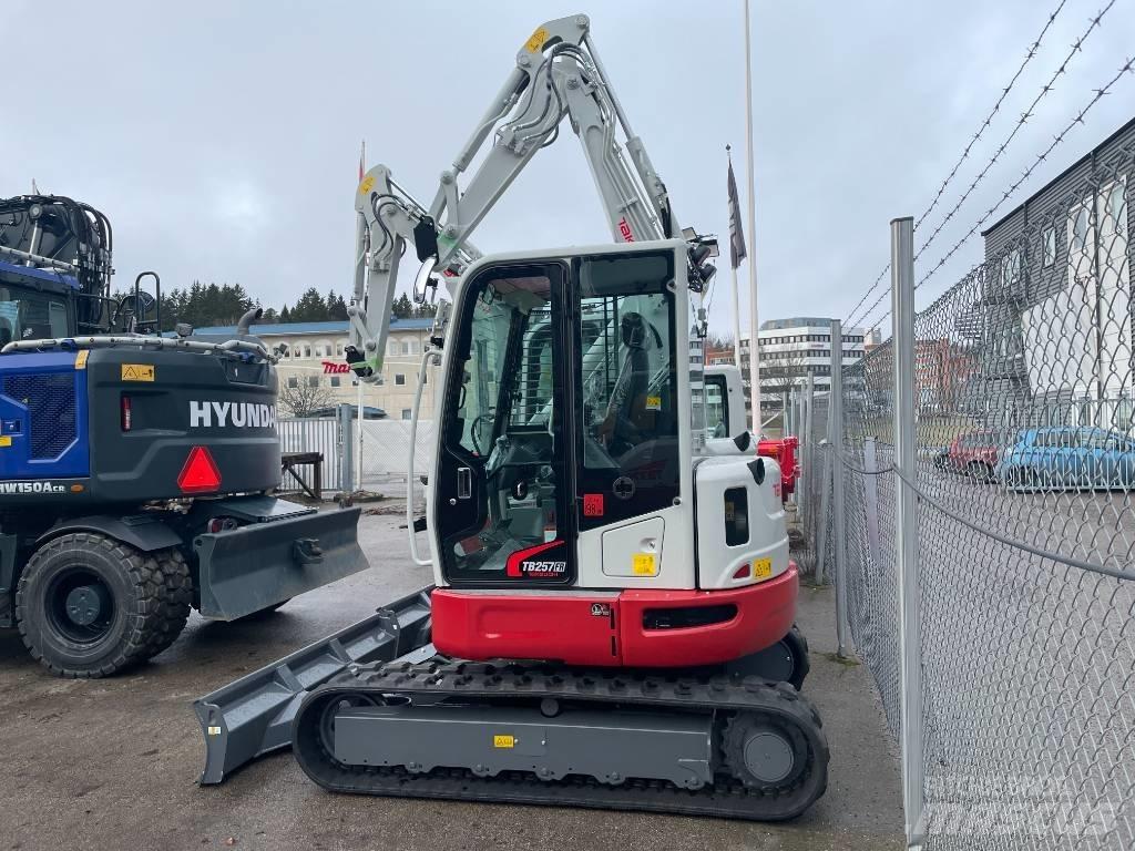 Takeuchi TB 257 FR Мини екскаватори < 7 т