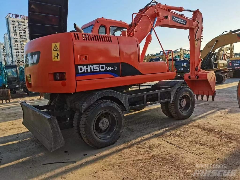 Doosan 150 W-7 Колесни екскаватори