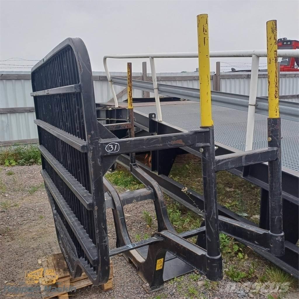 John Deere 810e Други компоненти