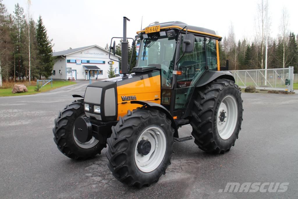 Valtra 700 Трактори