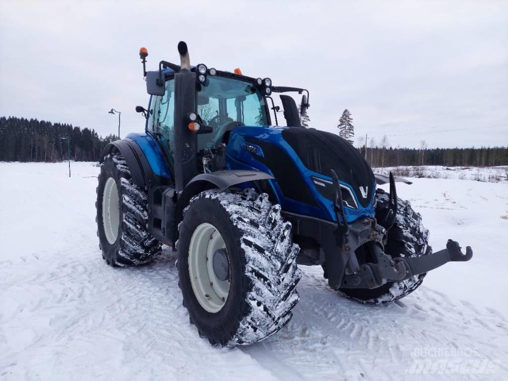 Valtra T 174 VERSU Трактори