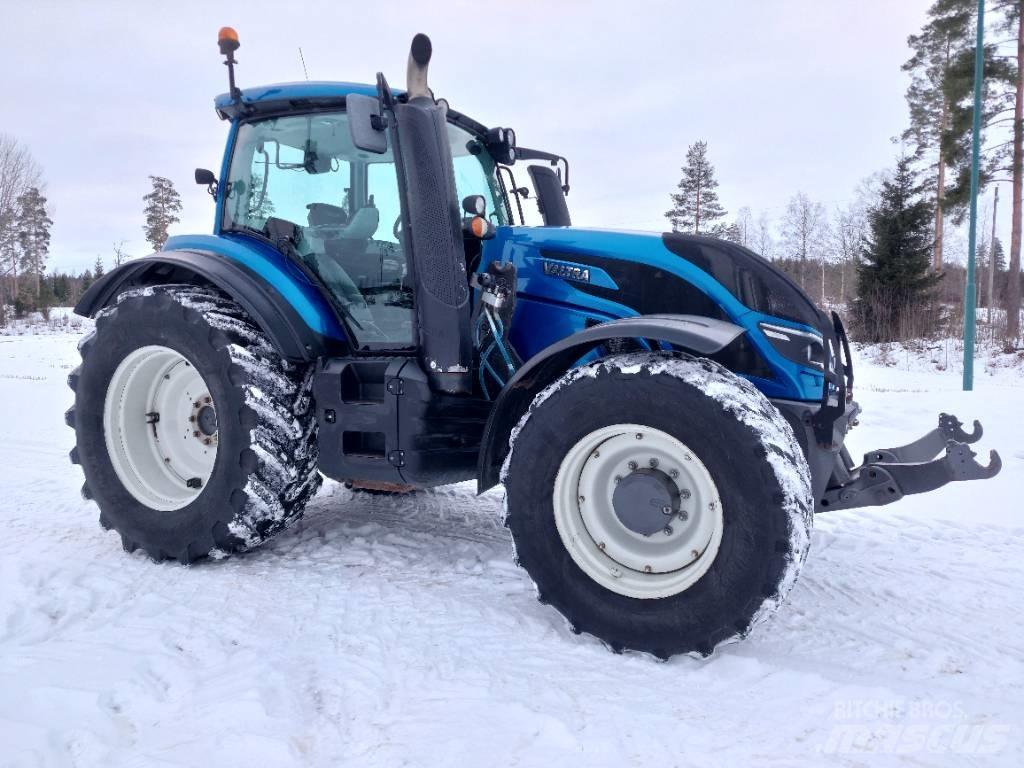 Valtra T 174 VERSU Трактори