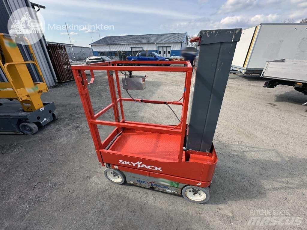 SkyJack SJ 12 Вертикални мачтови повдигачи
