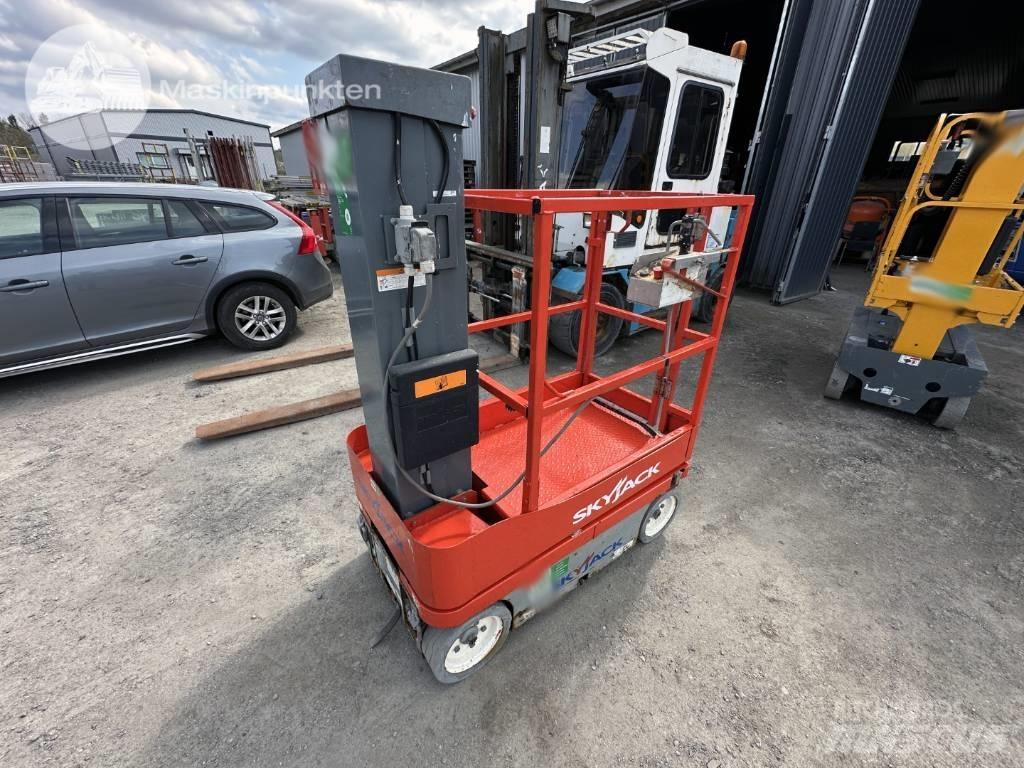 SkyJack SJ 12 Вертикални мачтови повдигачи
