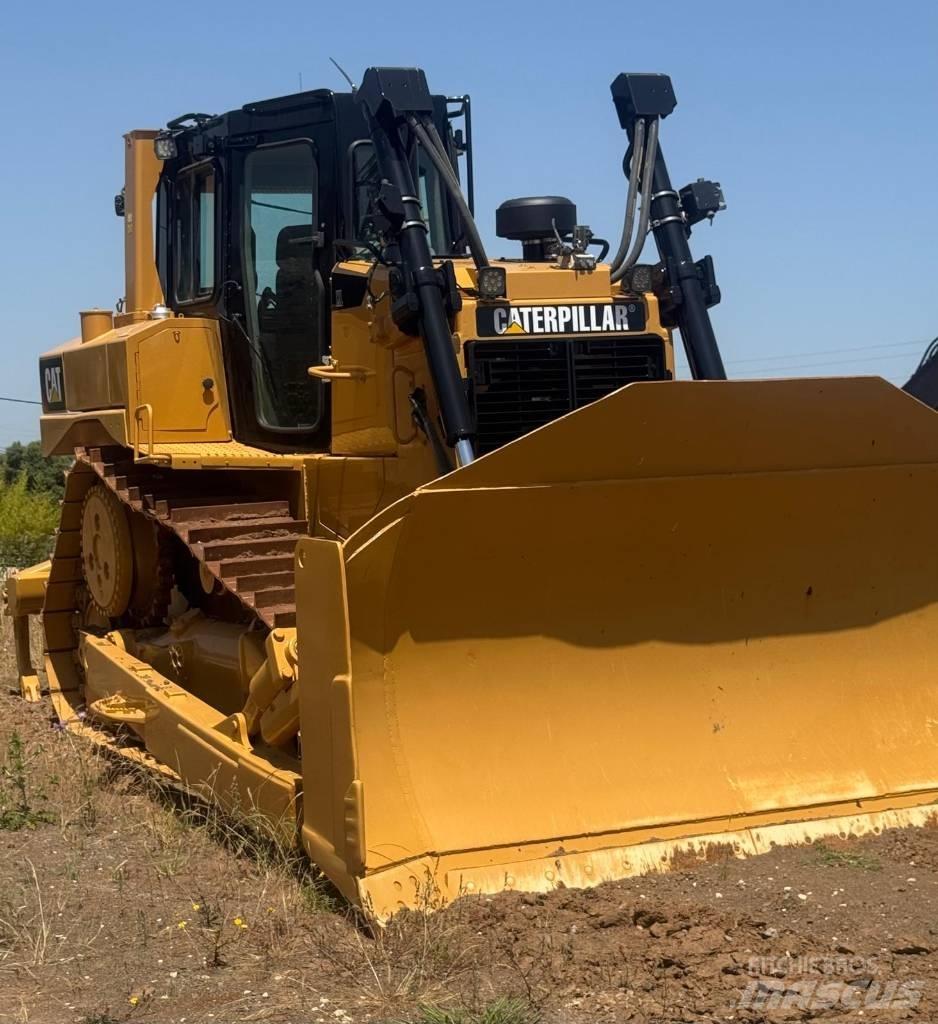 CAT D 6 T XL Верижни булдозери
