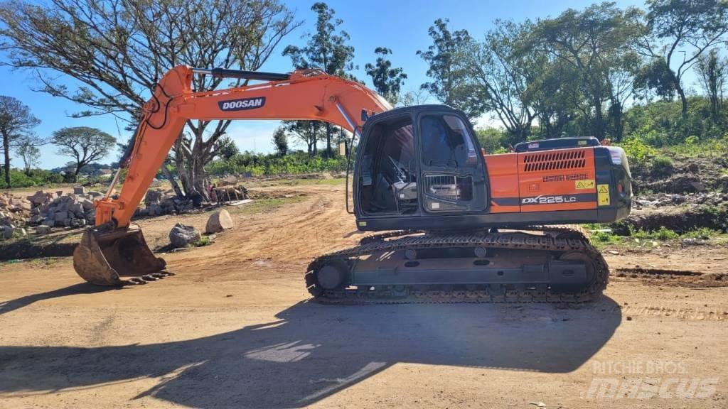 Doosan DX 225 LCA Верижен екскаватор
